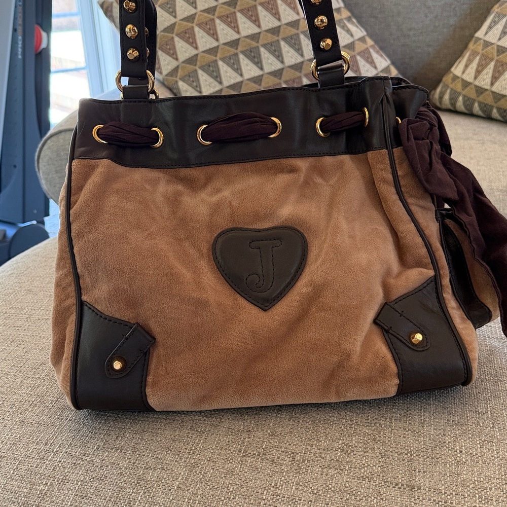 Juicy Couture Brown Suede Crest Shoulder Bag with Gold Heart Charm - Picture 2 of 8